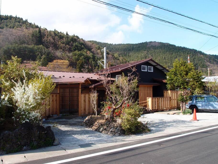 Villa つるば舎 Fujiyoshida Esterno foto