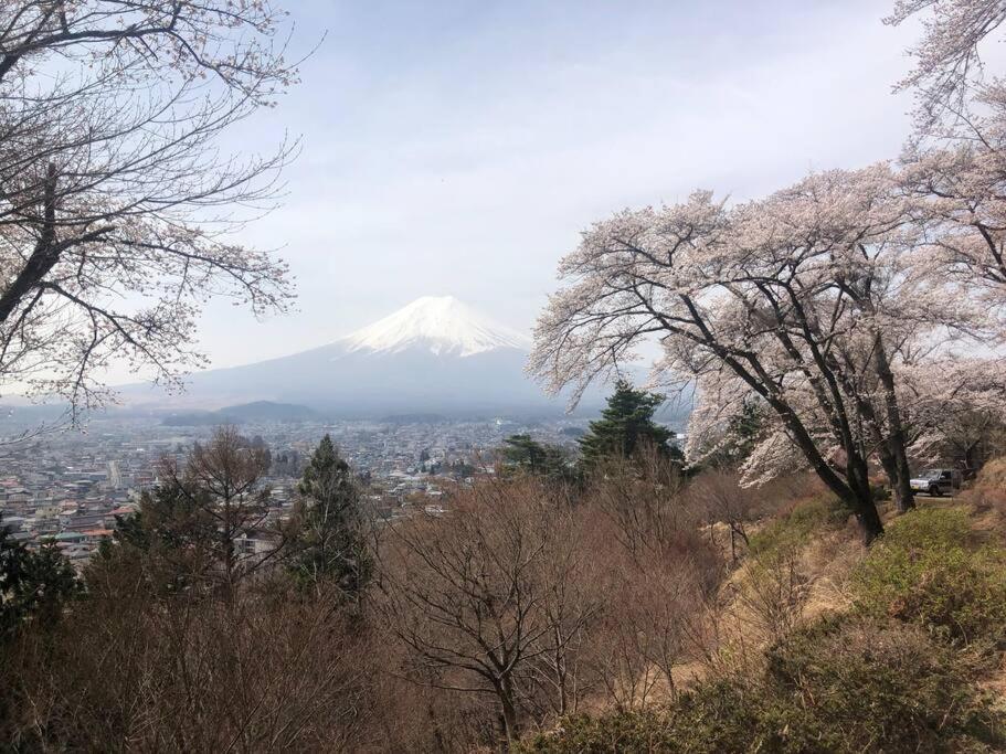 Villa つるば舎 Fujiyoshida Esterno foto